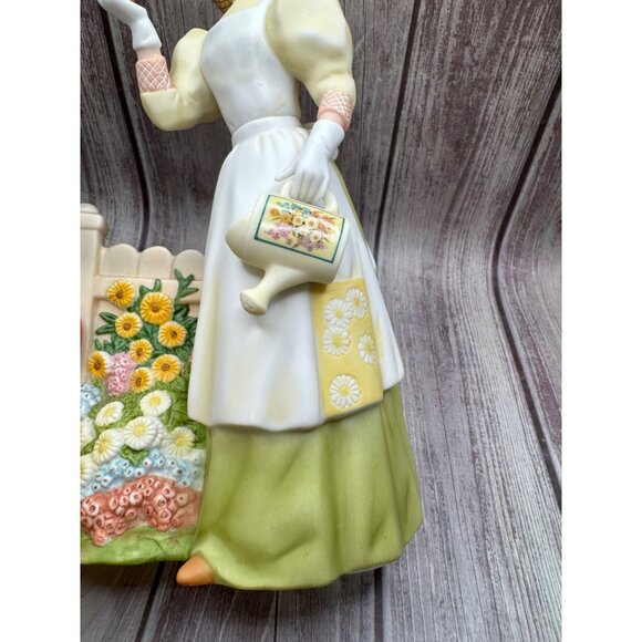 Avon Sales Achievement Award Figurine 2008 Presidents Club Mrs Albee - Picture 4 of 11